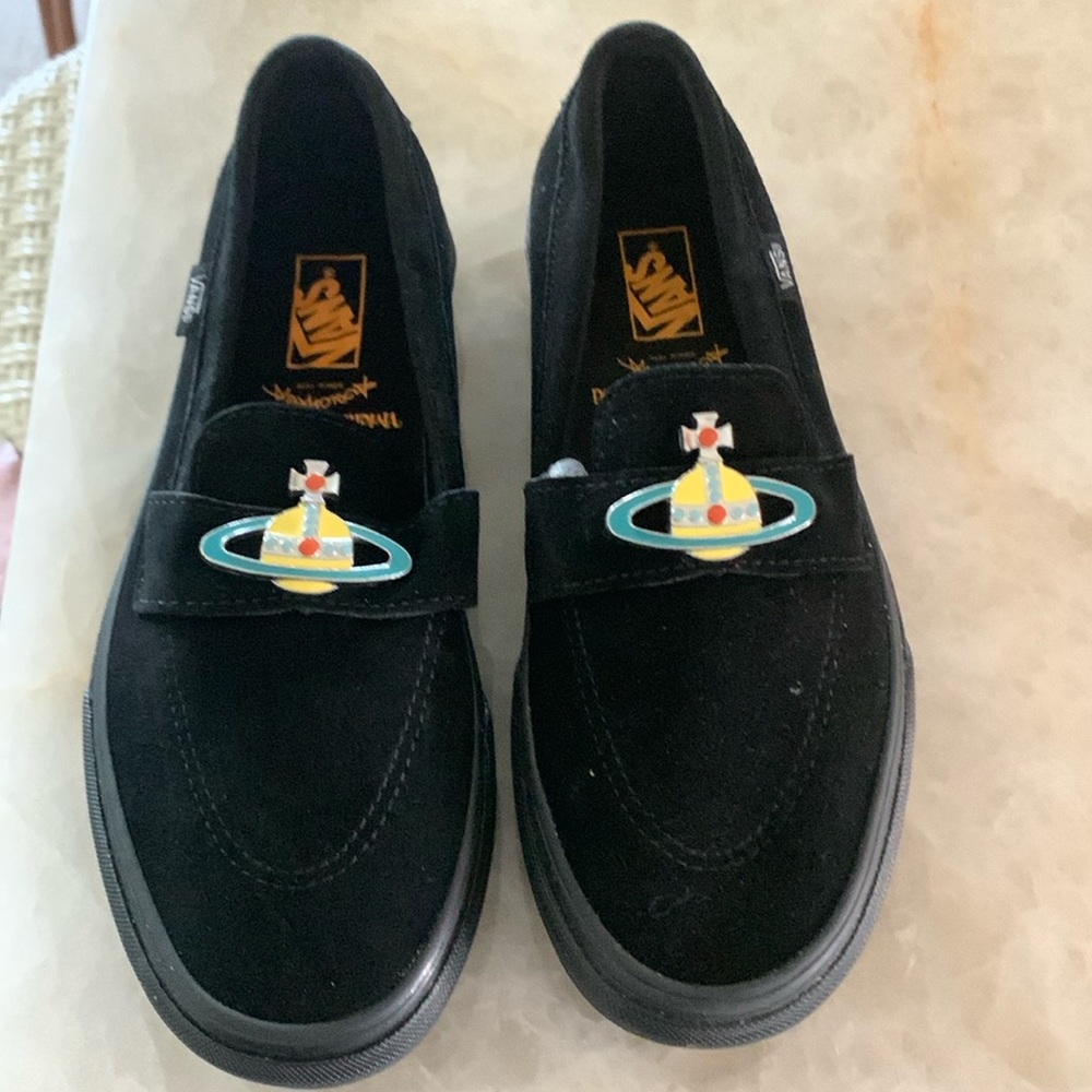 New never worn Vivienne Westwood x Vans. Women’s size 7